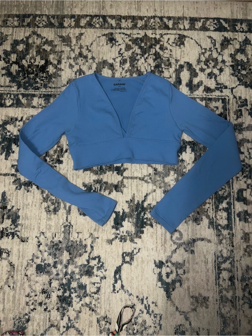 Ribbed blue long sleeve crop